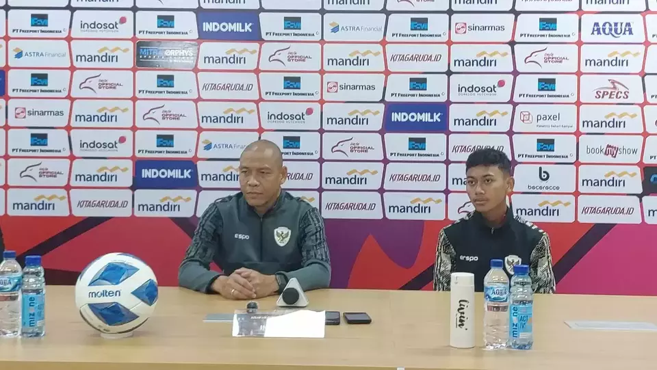 Pelatih Tim Indonesia U-16 Nova Arianto.